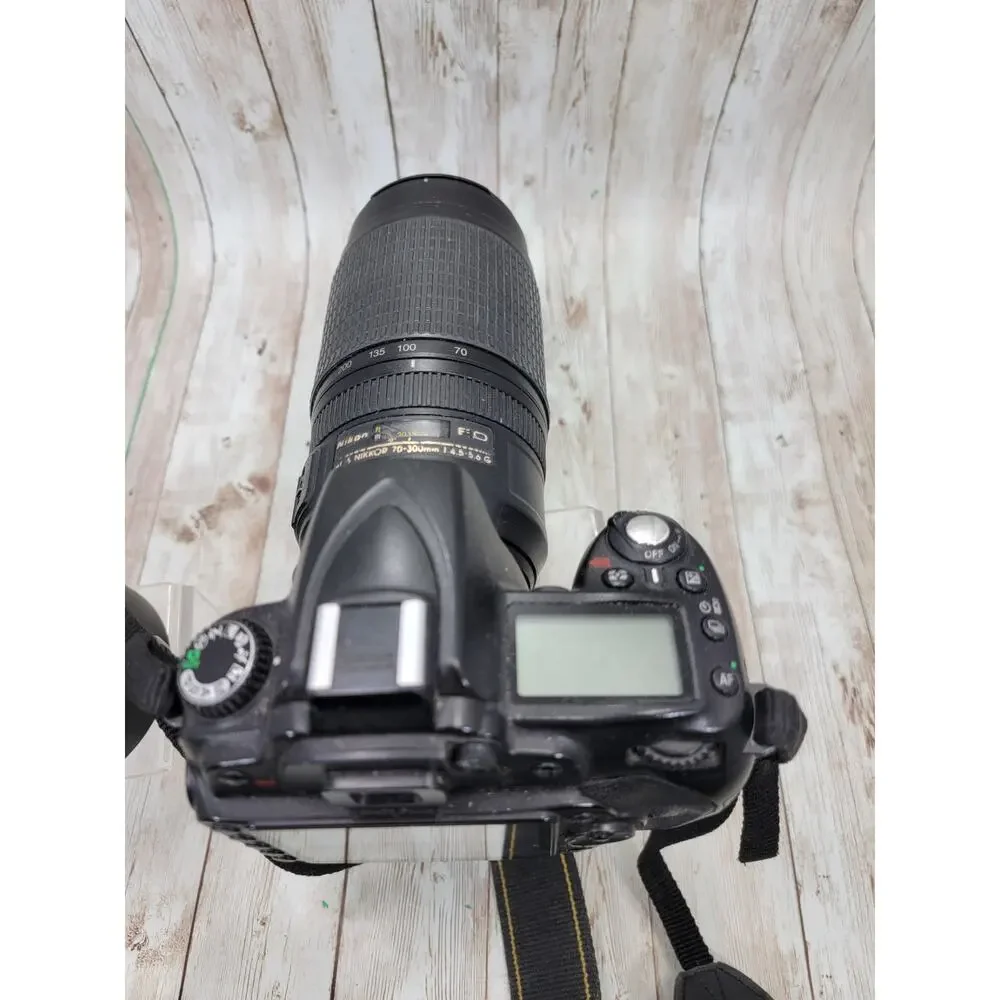 Nikon D90 DSLR Camera w/NIKKOR 70-300mm Lens Black with Battery and Charger